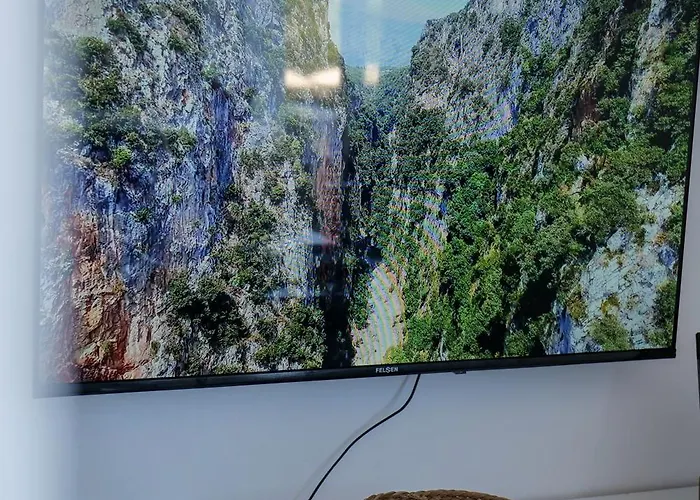 Roses Golem (Tirana)